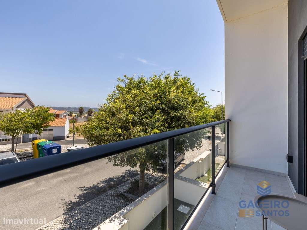 Moderna moradia T3 com piscina privativa-34