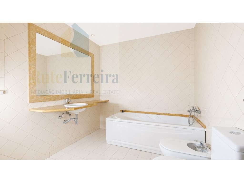 Extraordinário apartamento com vista para o Rio Tejo!-21