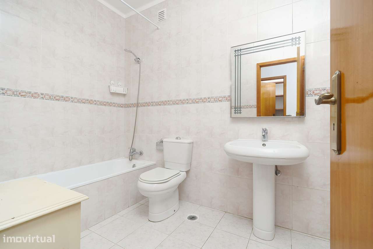 Apartamento T3 para venda na Rua Germão Galharde - São Victor, Braga-10