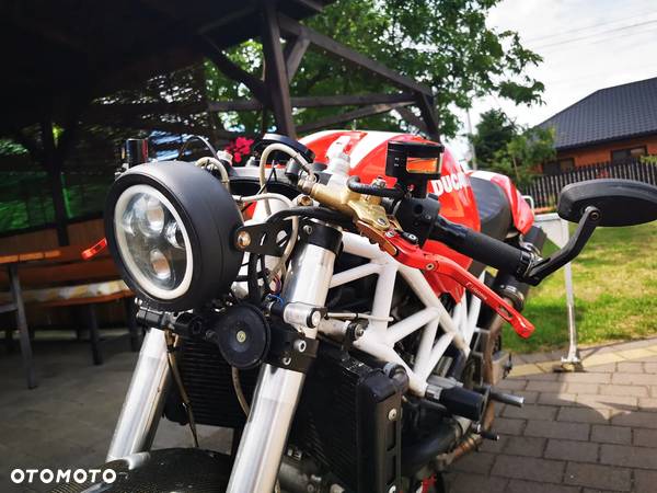 Ducati Monster - 10