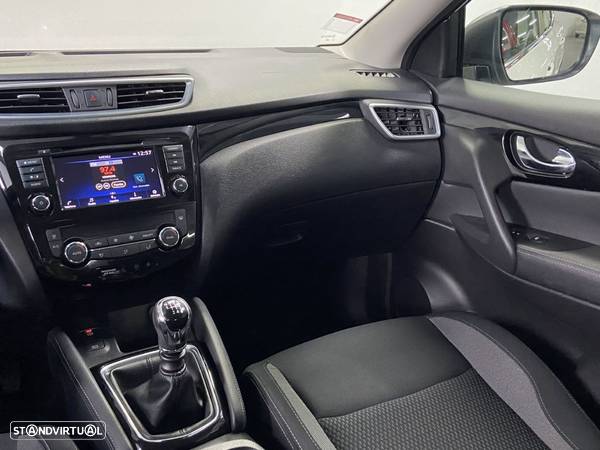 Nissan Qashqai 1.5 dCi N-Connecta - 11