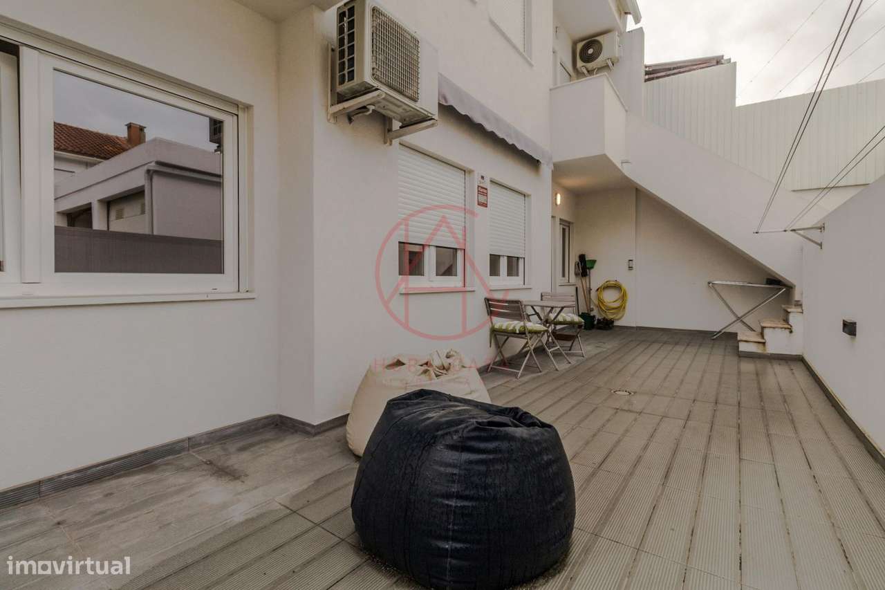 R/C de Moradia bi-familiar com quintal e garagem individual-26