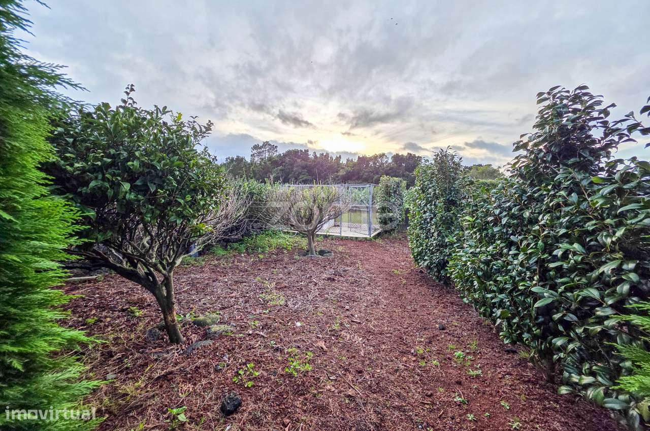 Moradia T4+1 na Ilha do Pico com Terraço Panorâmico e Vista Mar-34