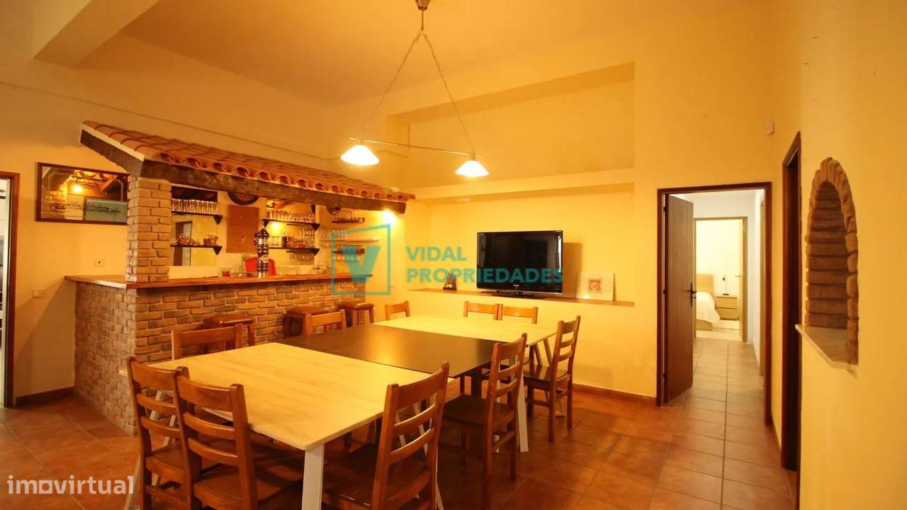 Moradia T7 com piscina e garagem em Loulé-27