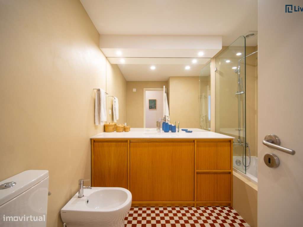 T4+1 de 200m² Renovado com 2 Suites-25