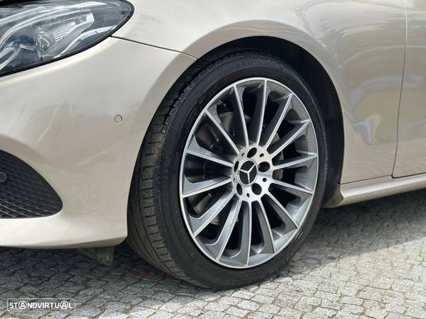 Mercedes-Benz E 220 d Coupe 9G-TRONIC AMG Line - 12