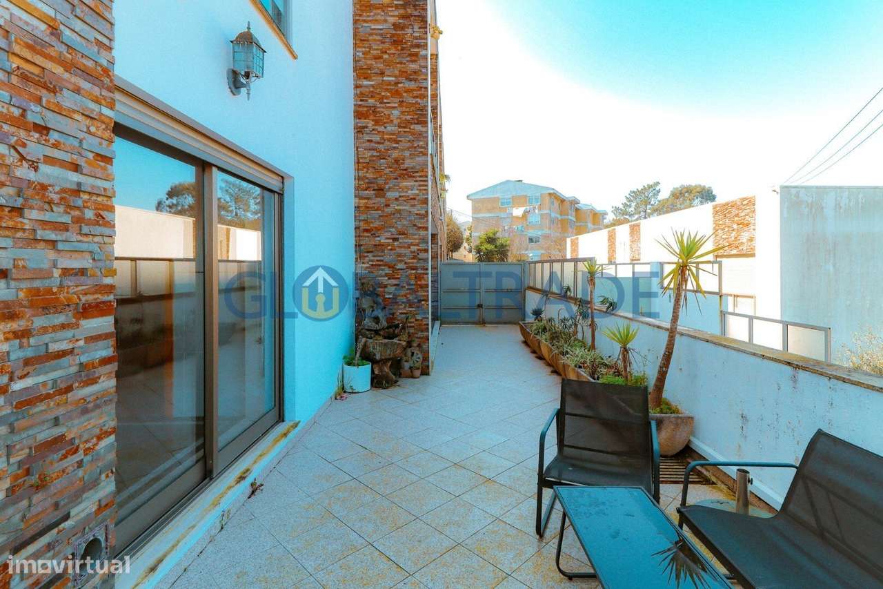 Moradia T3 com Terraço em Valbom-5