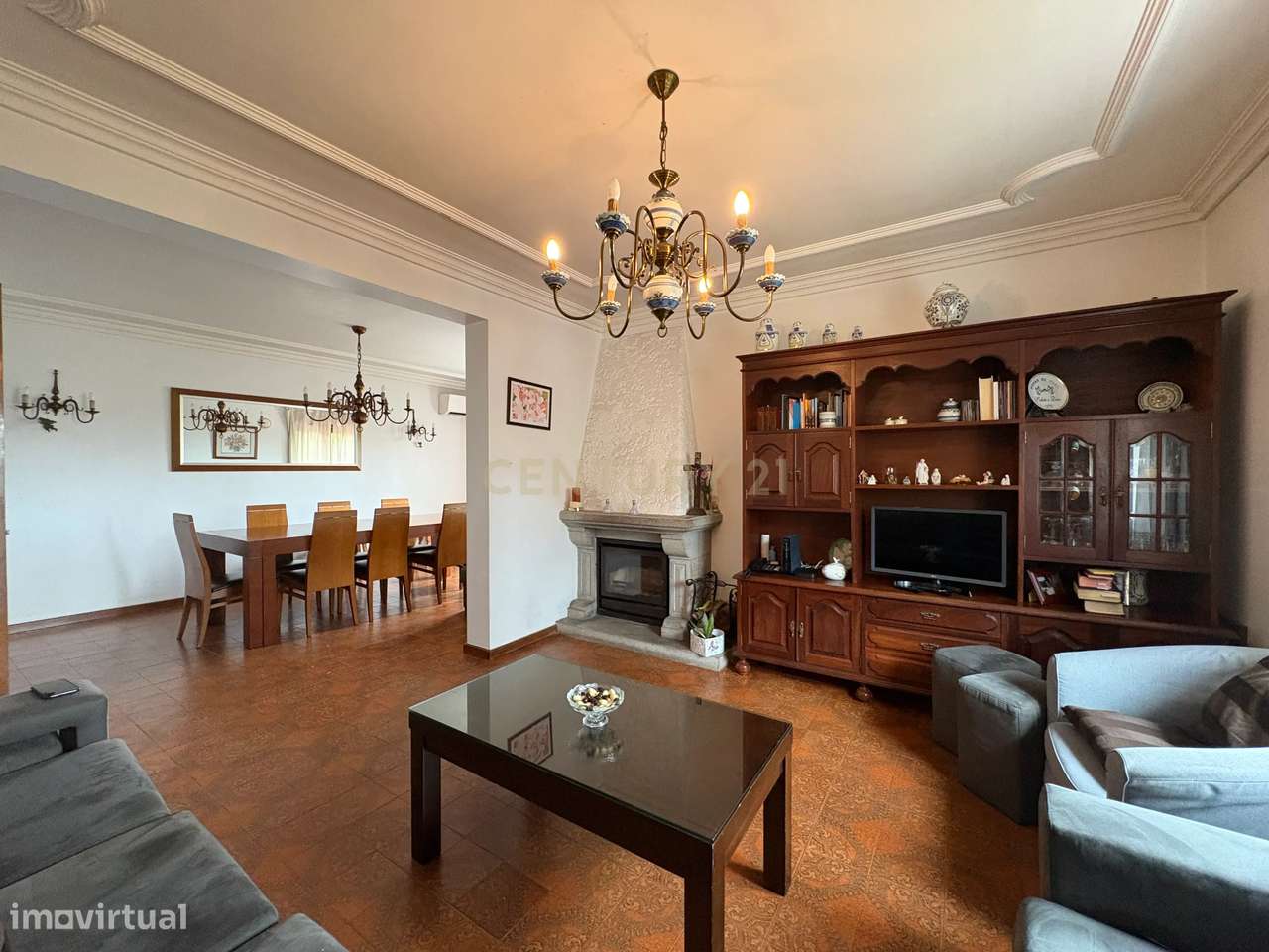 Moradia T7 com Vista Mar e Elevado Potencial em Areosa-9