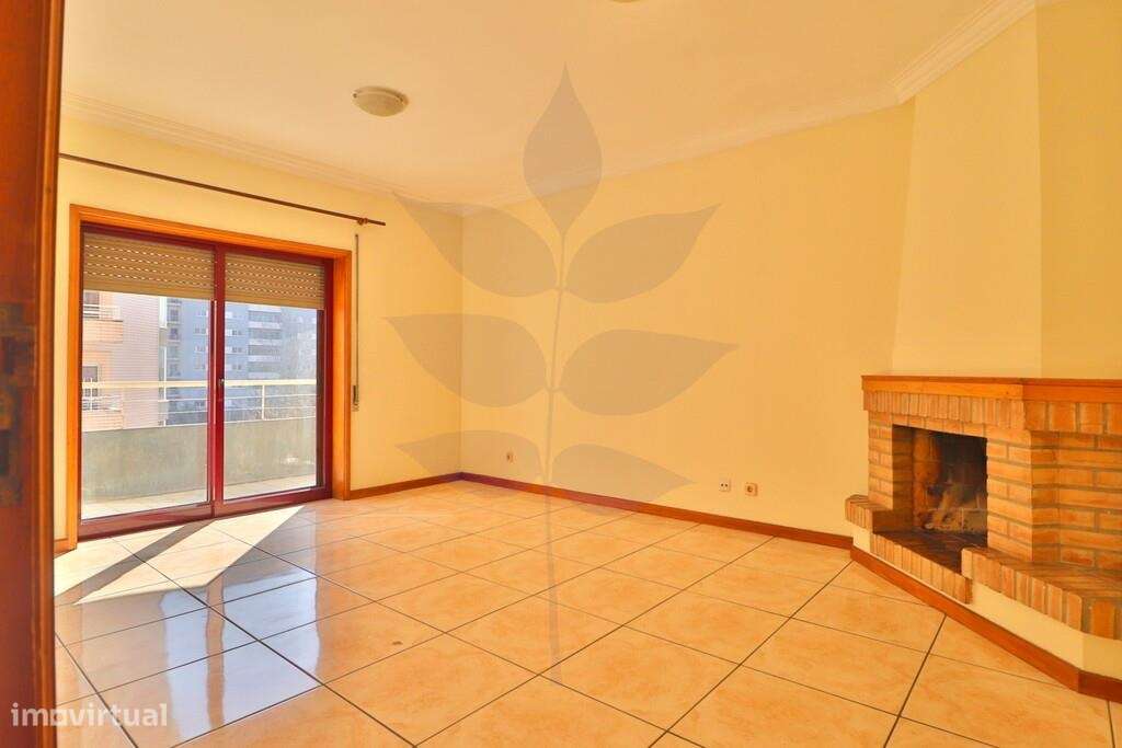 Arrenda-se Apartamento T2 Cozinha Equipada - S. Vítor - Grande imagem: 2/29