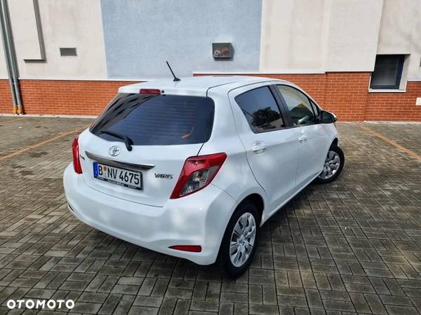 Toyota Yaris 1.33 Premium - 6