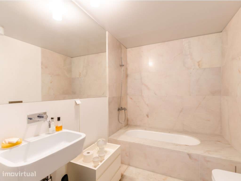 T1+1 em prédio com assinatura do Arquitecto Aires Mateus junto ao Rio - Grande imagem: 4/46