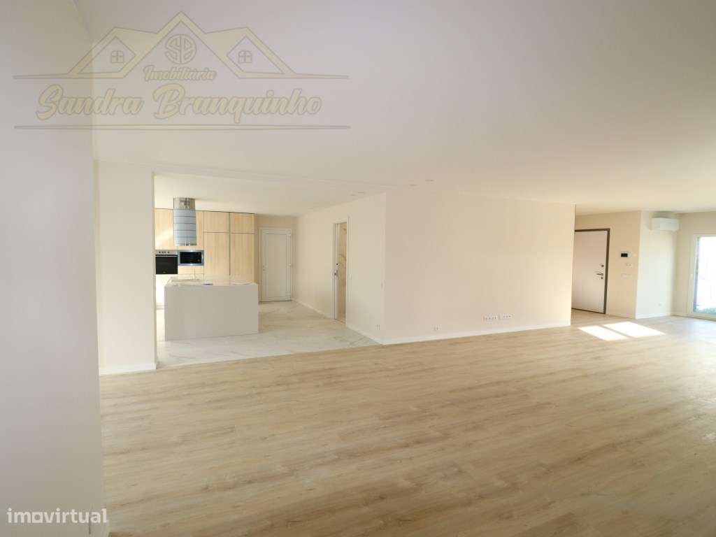 Moradia T5 (NOVA) com Piscina-13