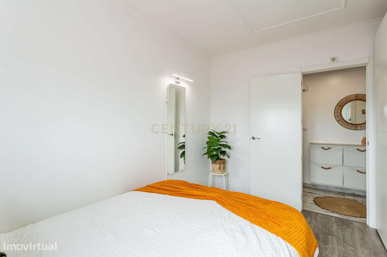 Apartamento T4 em Vialonga-13