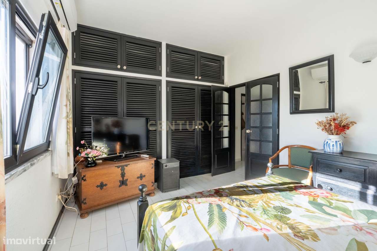 Oportunidade Rara: Moradia com Piscina e 3097m² de Terreno em Almancil-13