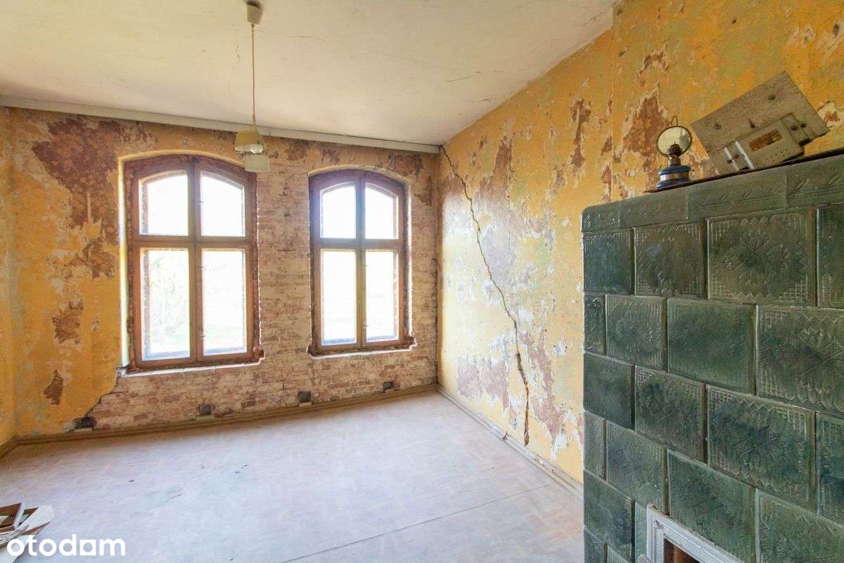 Duży klimatyczny dom z czerwonej cegły-16