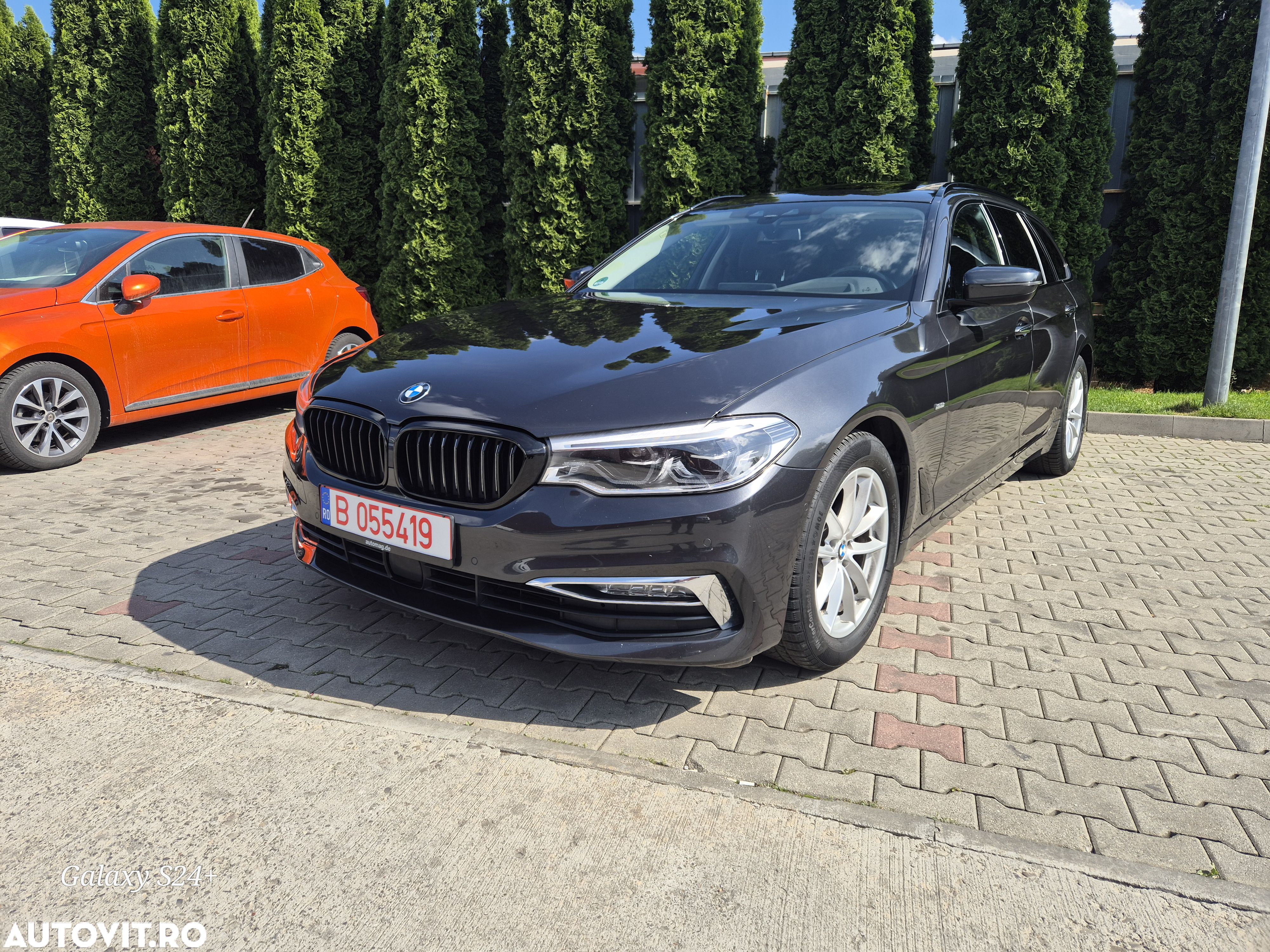 BMW Seria 5 520d Touring Aut. Luxury Line - 1