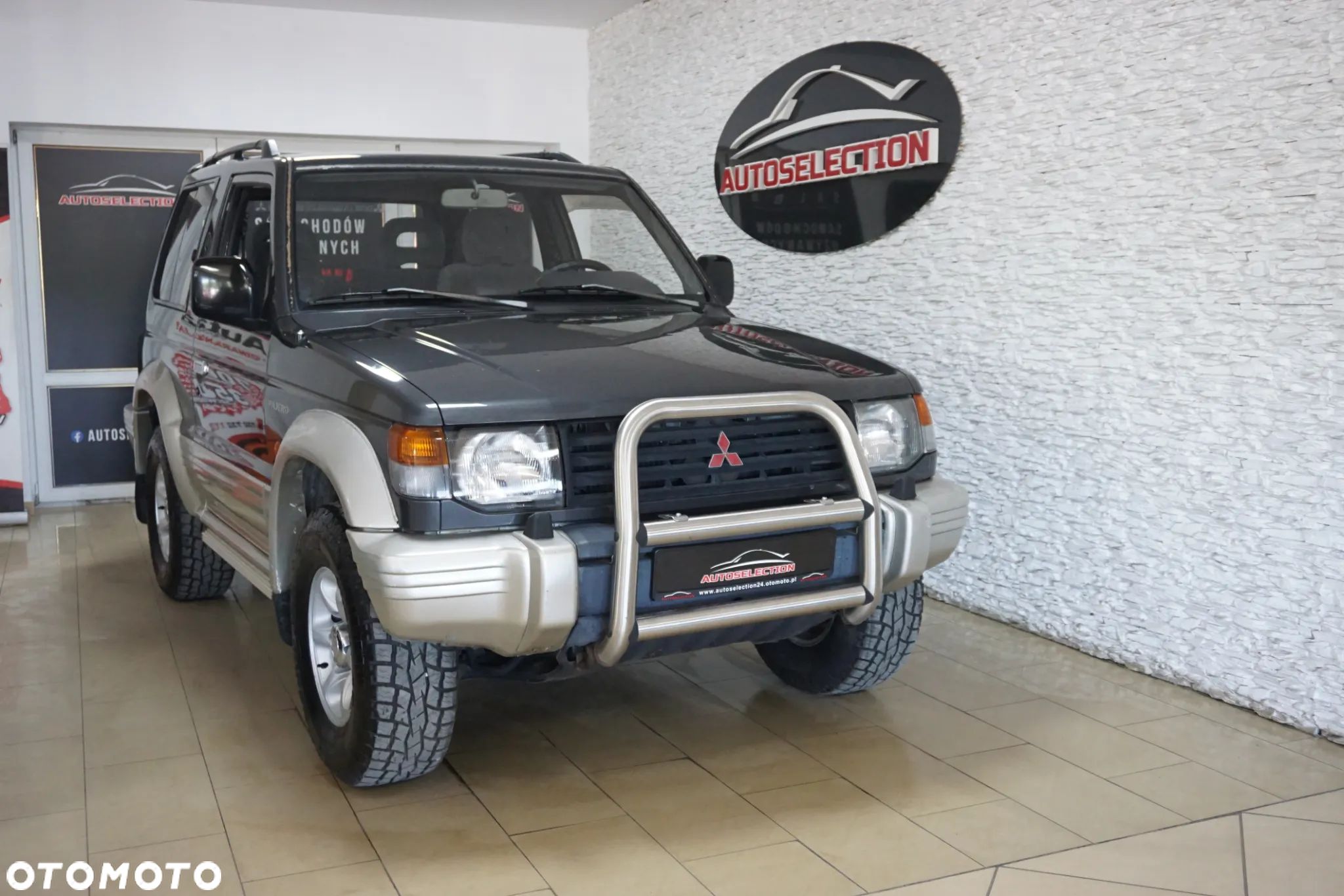 Mitsubishi Pajero 2.5 TD GLS - 1