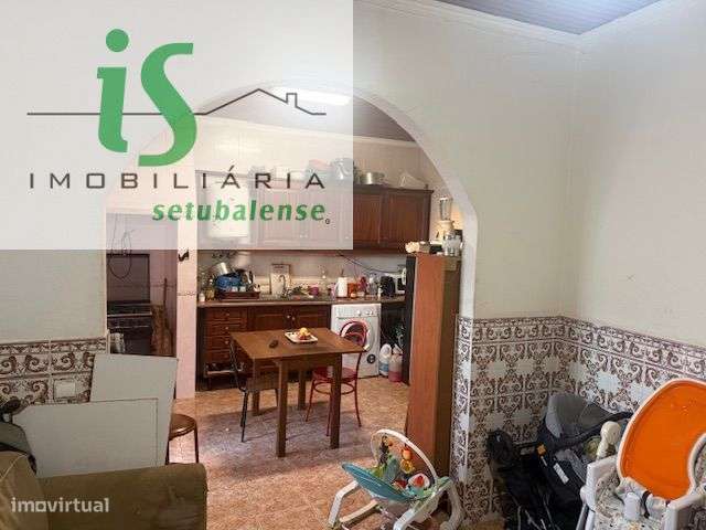 CONJUNTO DE DUAS MORADIAS PARA VENDA EM SETÚBAL (ZONA CENTRAL - (PRÓ-11