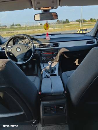 BMW Seria 3 318i - 16