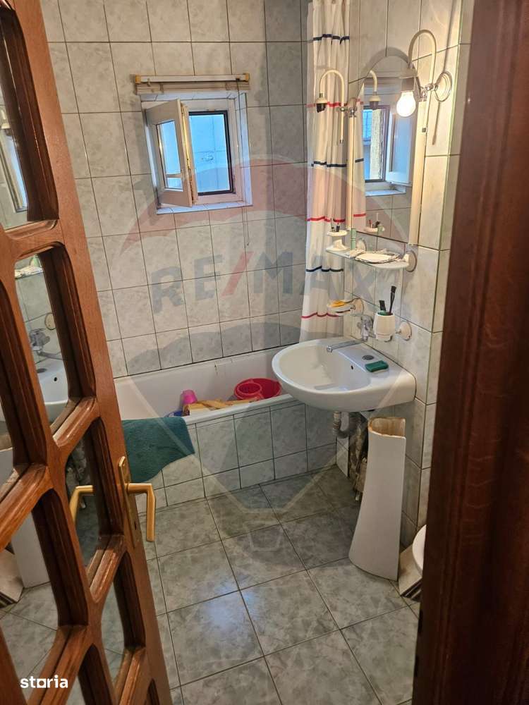 Apartament cu 3 camere de vânzare, str. Hortensiei-17