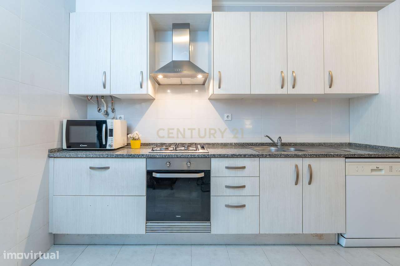 T3  (5 ass.) com terraço, elevador e arrecadação - Rua do Zaire-7