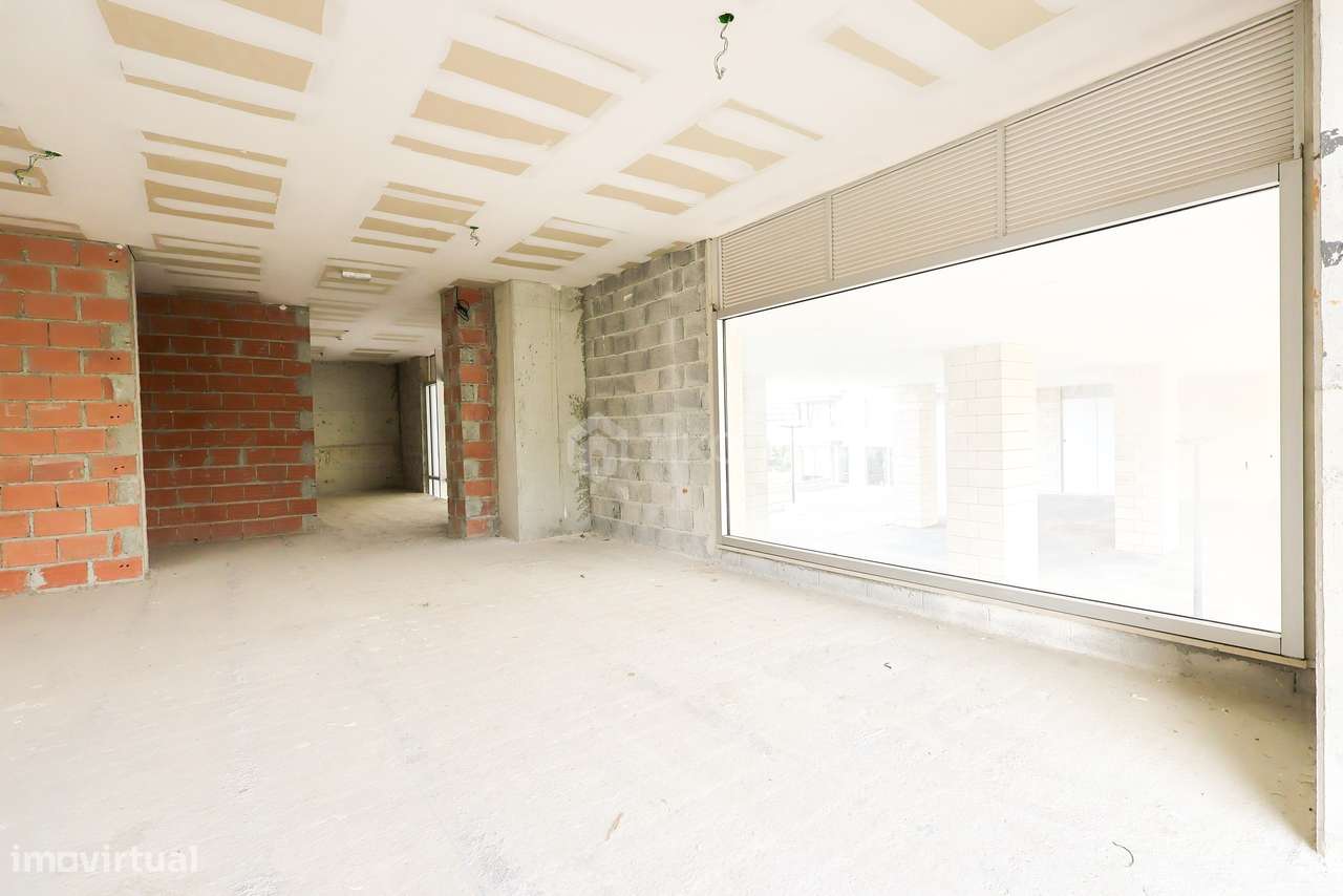 LOJA CONTRUÇÃO NOVA COM SAÍDA DE FUMOS | 261 M² | ADAPTE AO SEU NEGÓCI-34