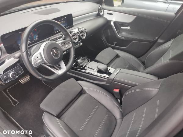 Mercedes-Benz Klasa A 250 e PHEV AMG Line 8G-DCT - 35