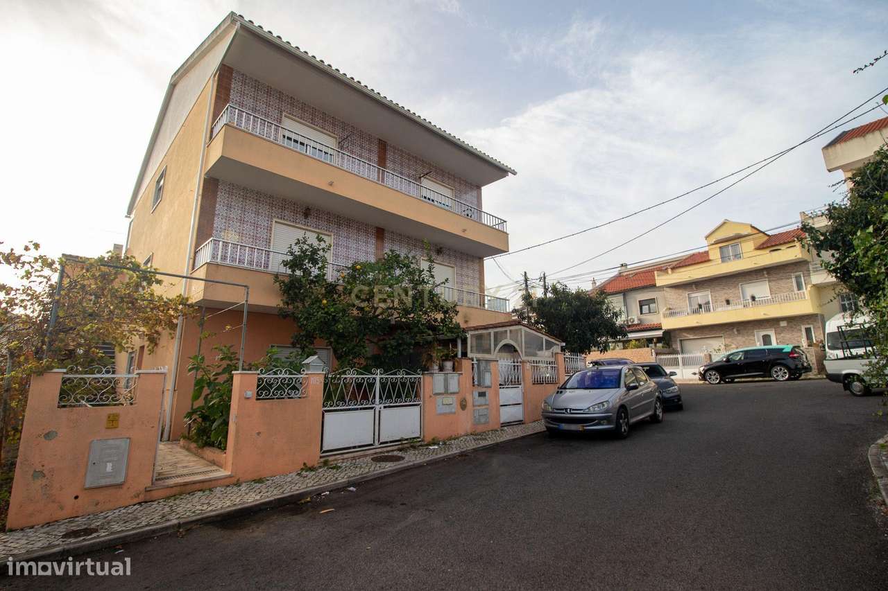 Andar de moradia T3 localizado no Bairro dos Pedernais, Ramada - Grande imagem: 4/53