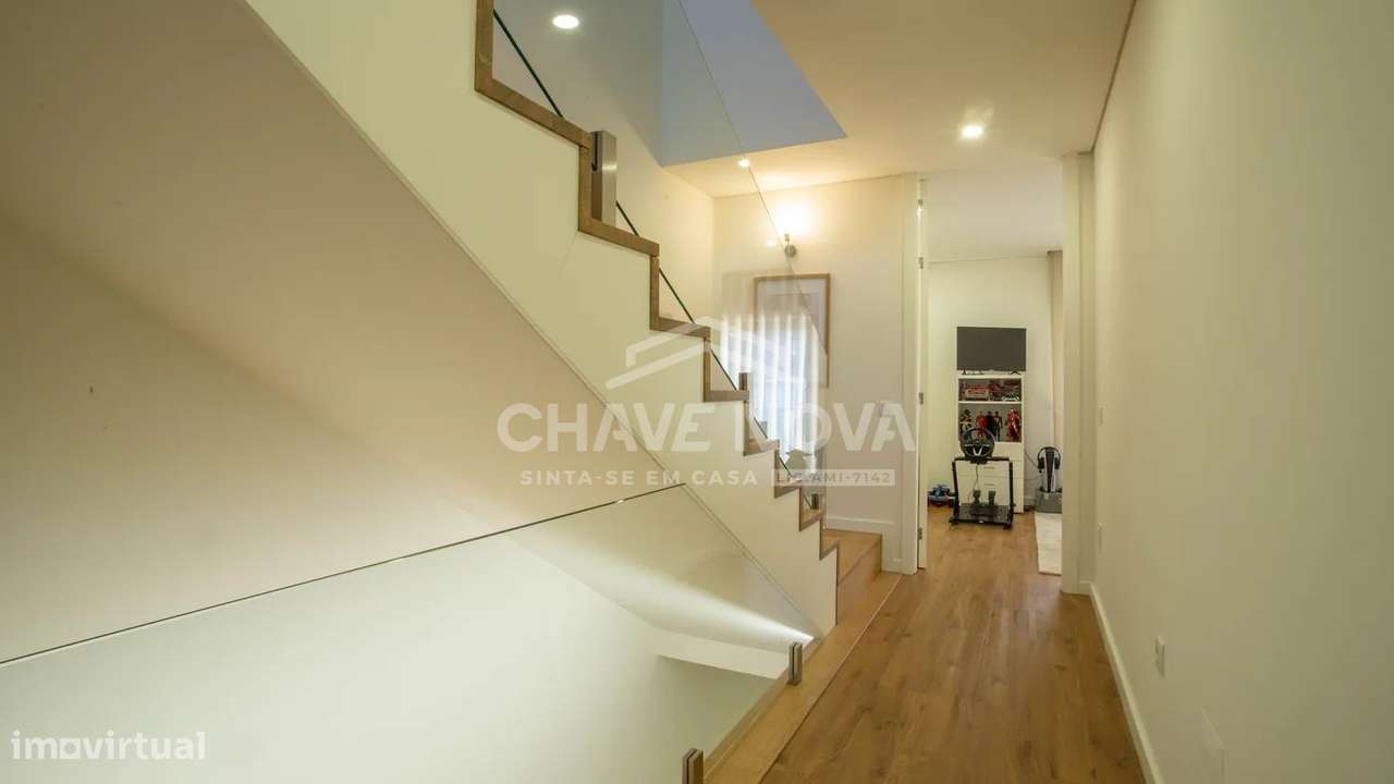 Moradia T3+1 em Canelas-Ref.MAD/02205/MH-14