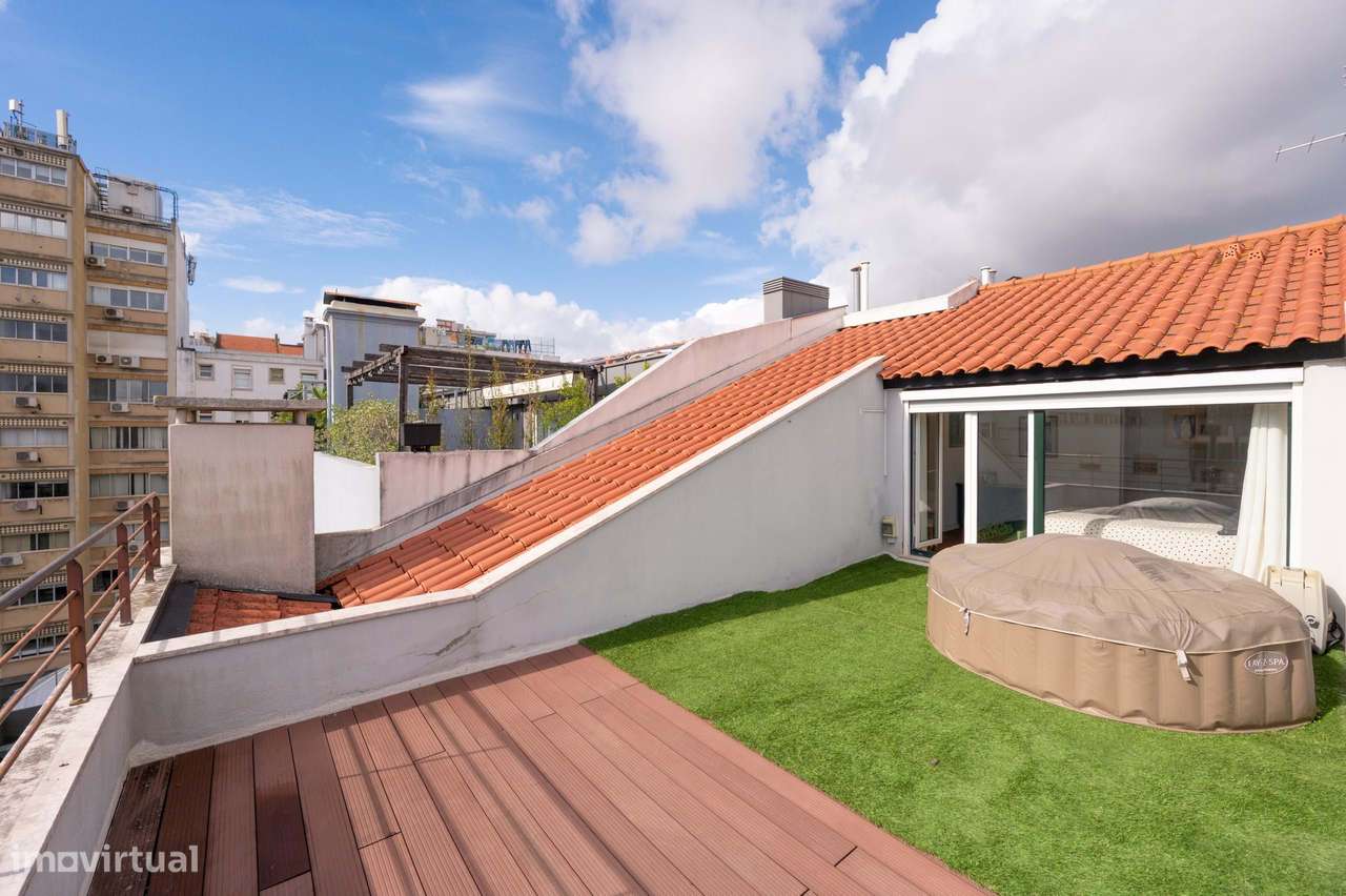 Apartamento T2 com 4 terraços e garagem nas Avenidas Novas, Lisboa-37