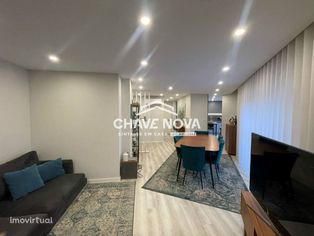 Apartamento T2 c/ terraço - Vila Nova de Gaia
