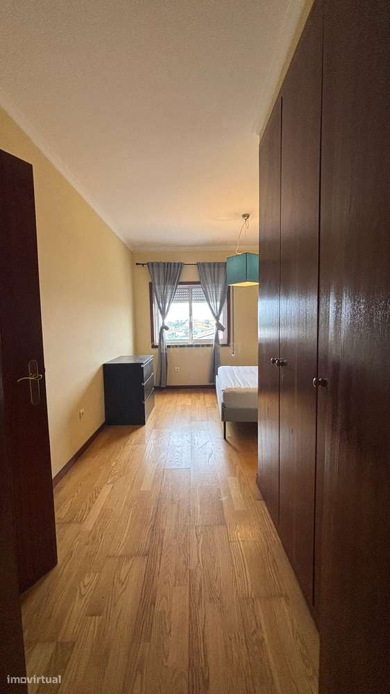 Apartamento T3 no Último Piso com Terraço e Garagem – A Apenas 750 Met-19