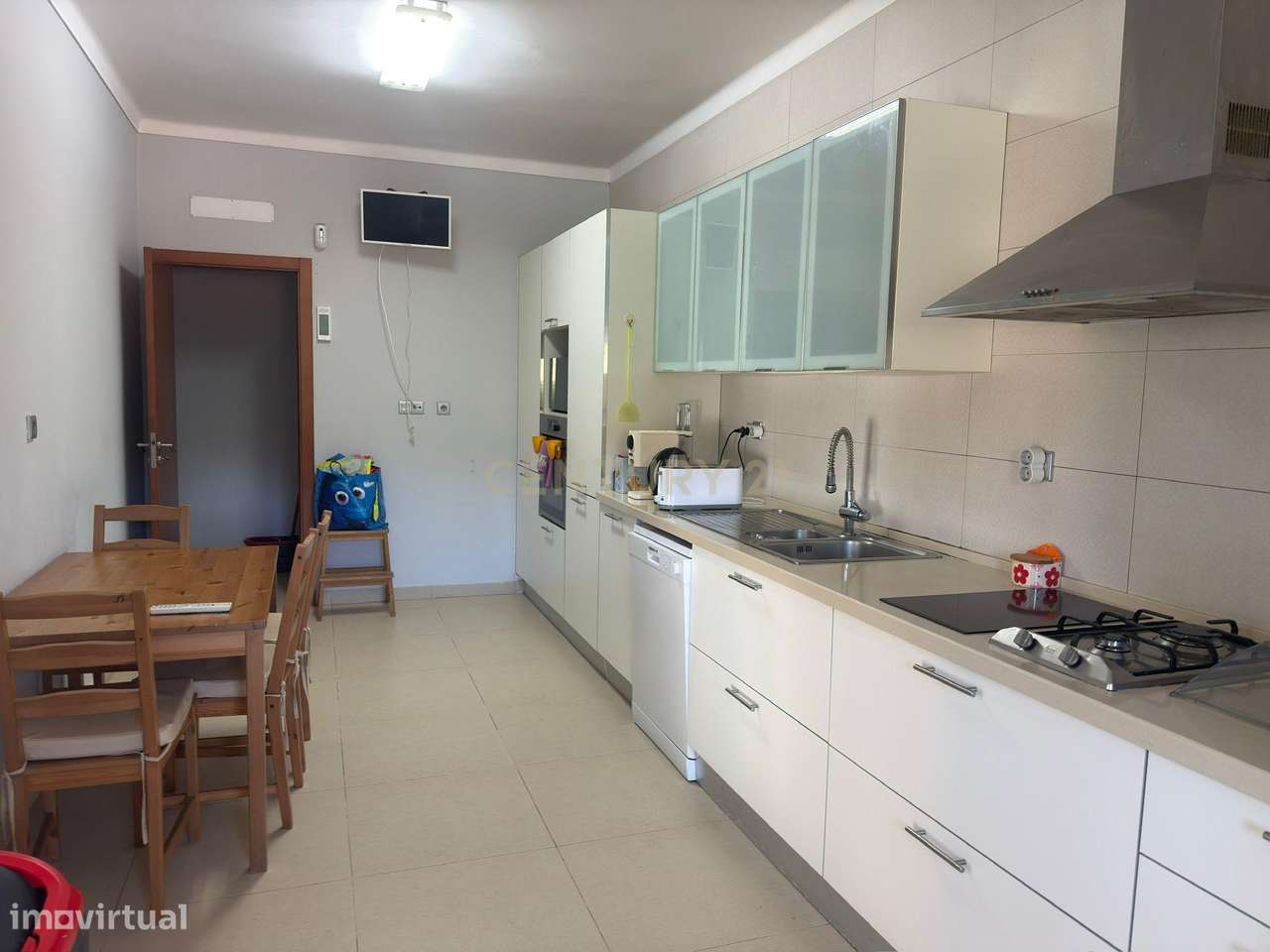 Moradia em Meia Via, Torres Novas-4