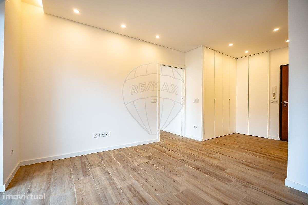 Apartamento T1 para arrendamento - Grande imagem: 2/22
