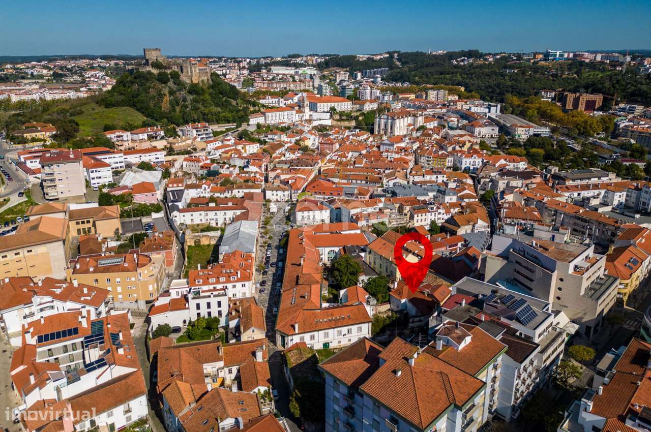 Prédio com grandes áreas no Centro de Leiria - Grande imagem: 2/60