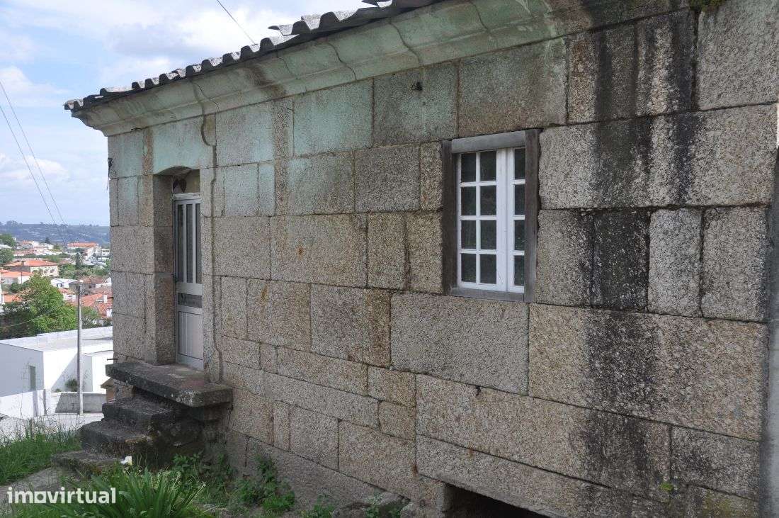 Casa para Restauro em Abação-9