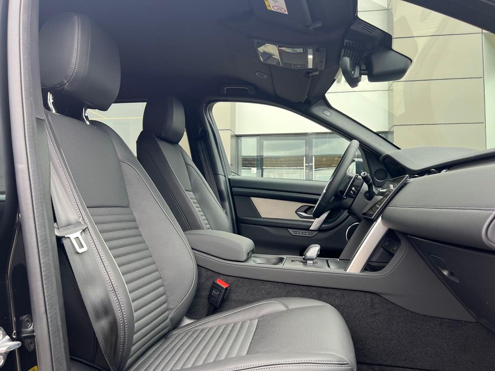 Land-Rover Discovery-Sport 2.0 Hybryda 204 KM — zdjęcie 4