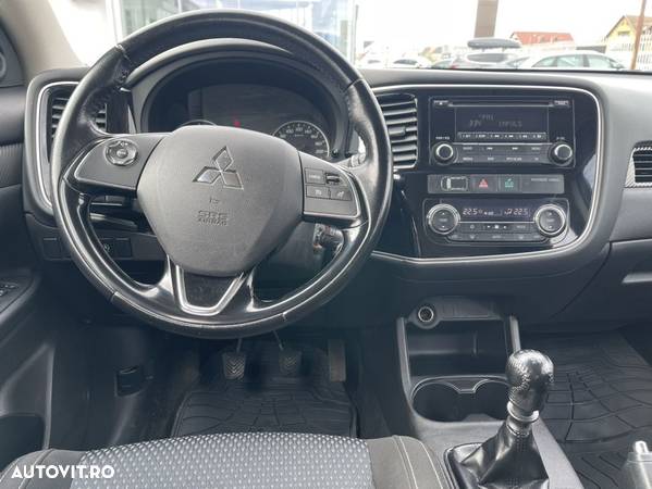 Mitsubishi Outlander 2.2 Litre DI-D AWD Invite+ - 8