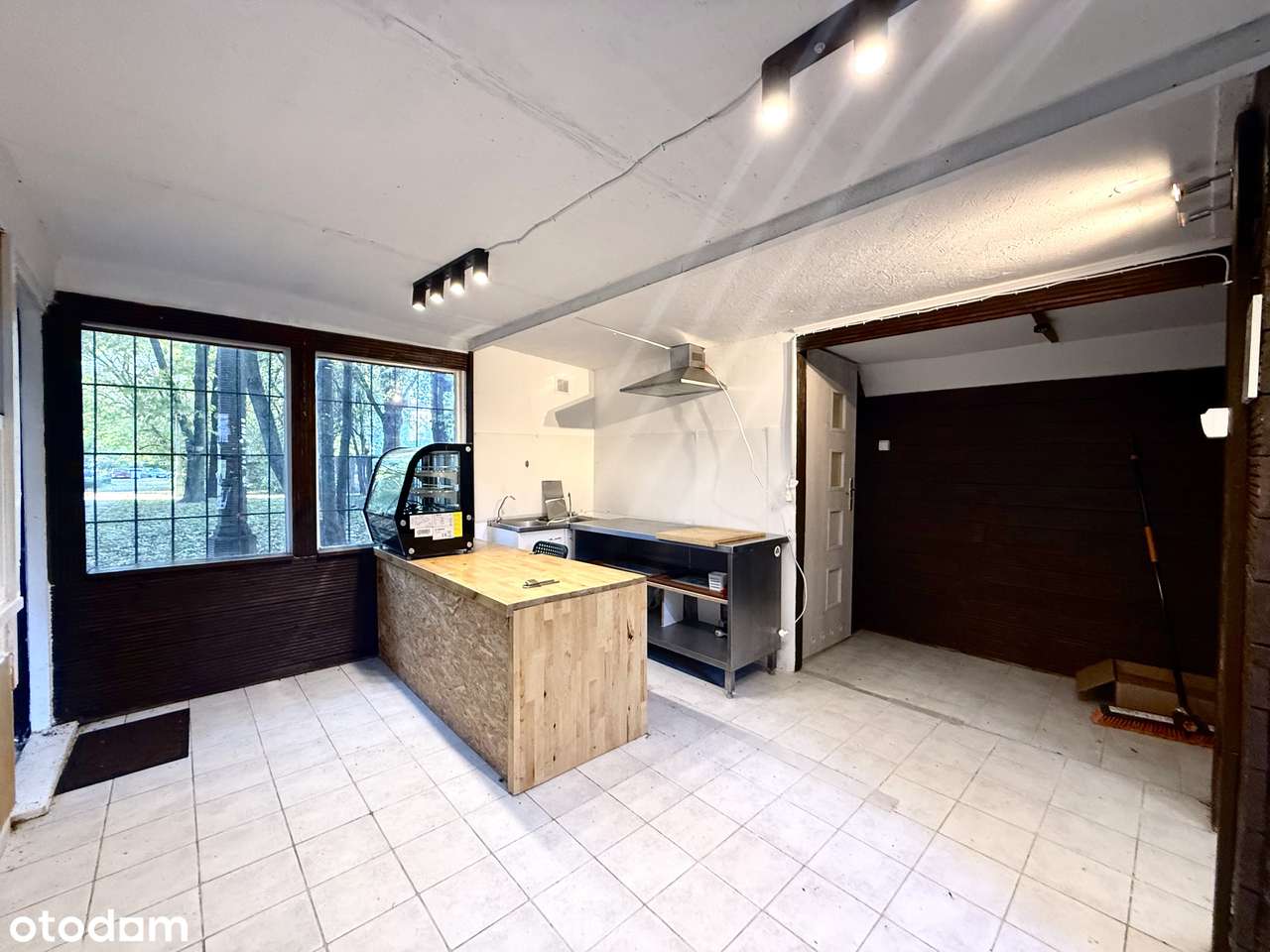 Budynek usługowy | świetna lokalizacja | witryna wychodząca na deptak-1