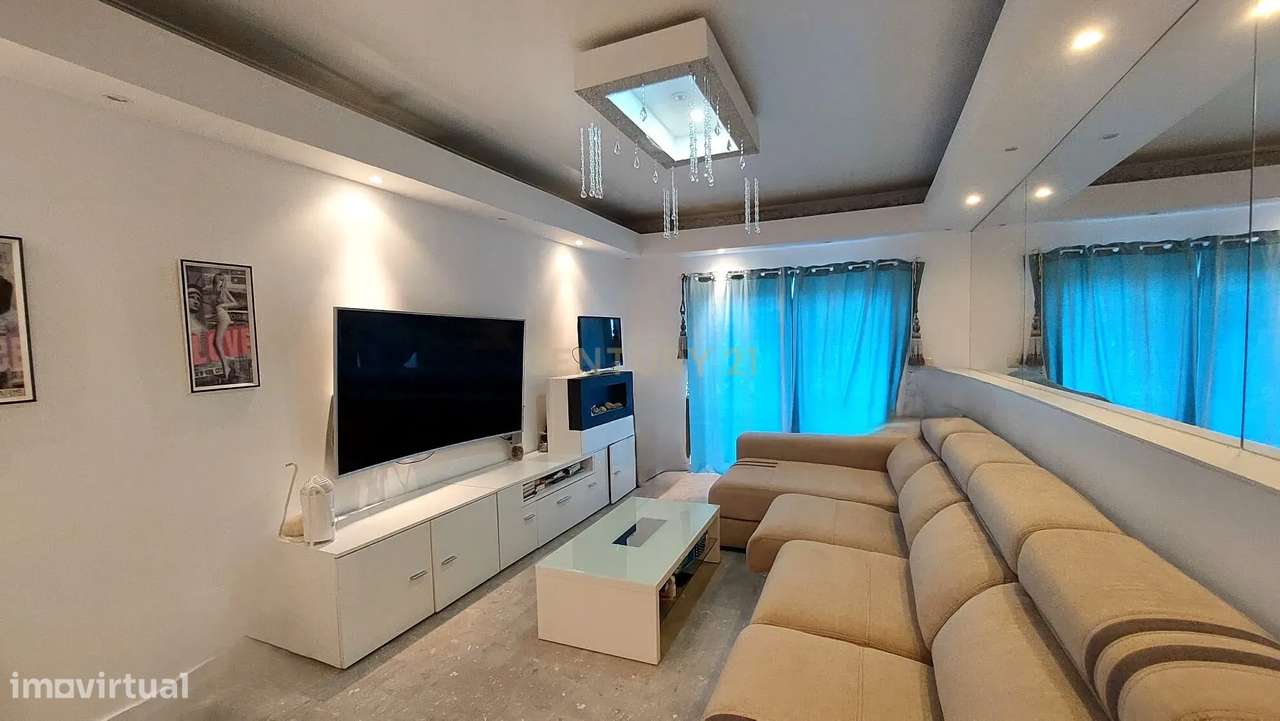 Arrenda Excelente Apartamento T2 Remodelado, Estacionamento coberto pr - Grande imagem: 3/31