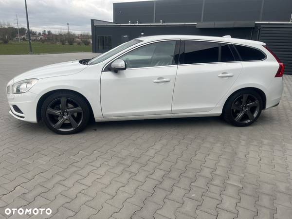 Volvo V60 D3 Geartronic R-Design - 19