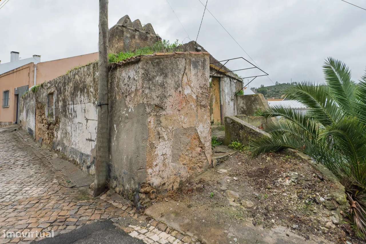 Ruina | Centro de Bucelas - Grande imagem: 4/9