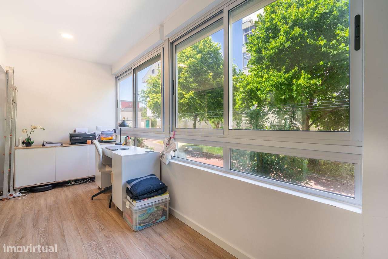 Apartamento Renovado T2 em Oeiras, ótimas áreas e com tudo perto de si-23