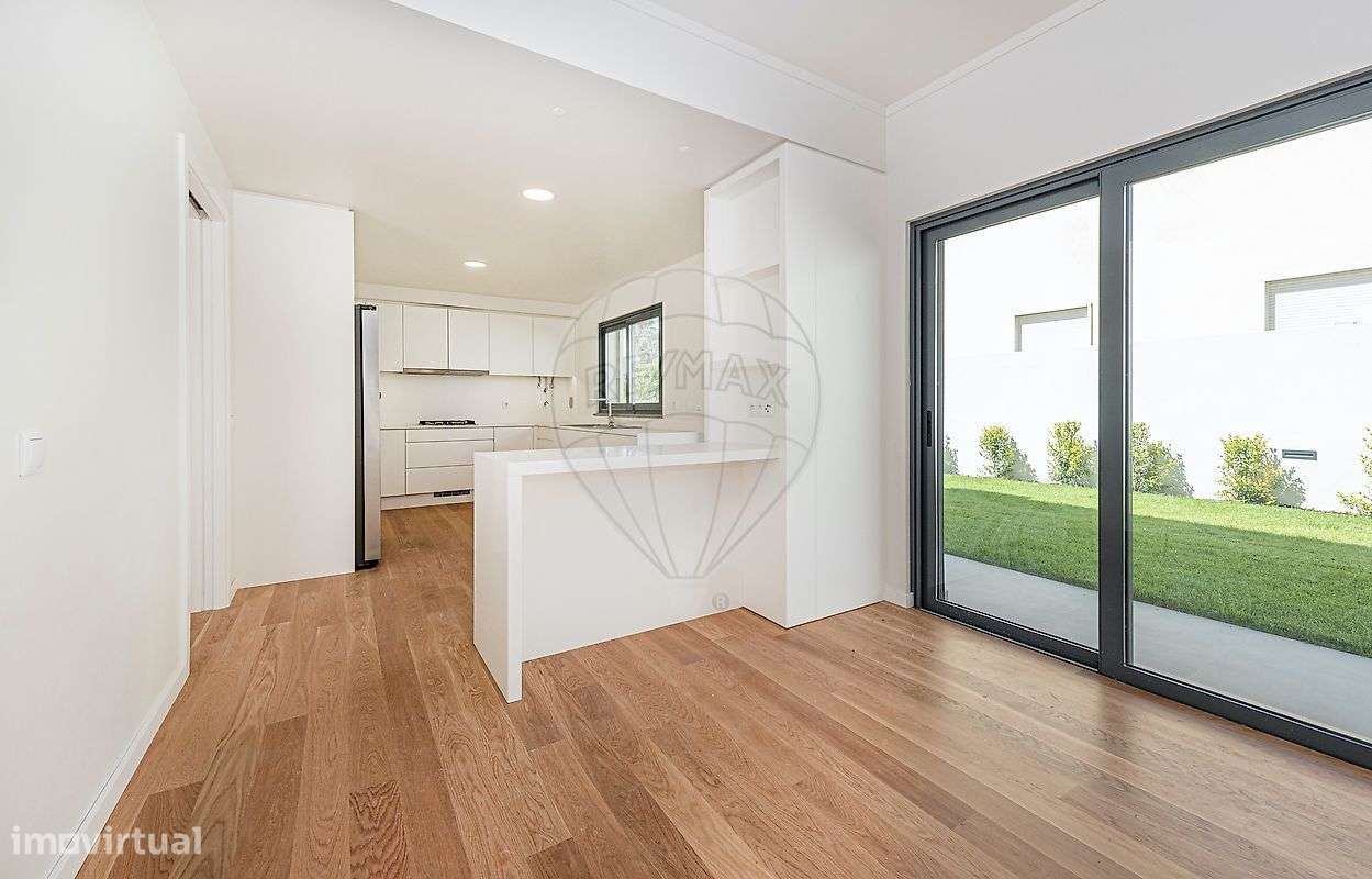 Moradia T4 para venda-6