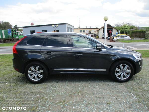 Volvo XC 60 D4 AWD Momentum - 3