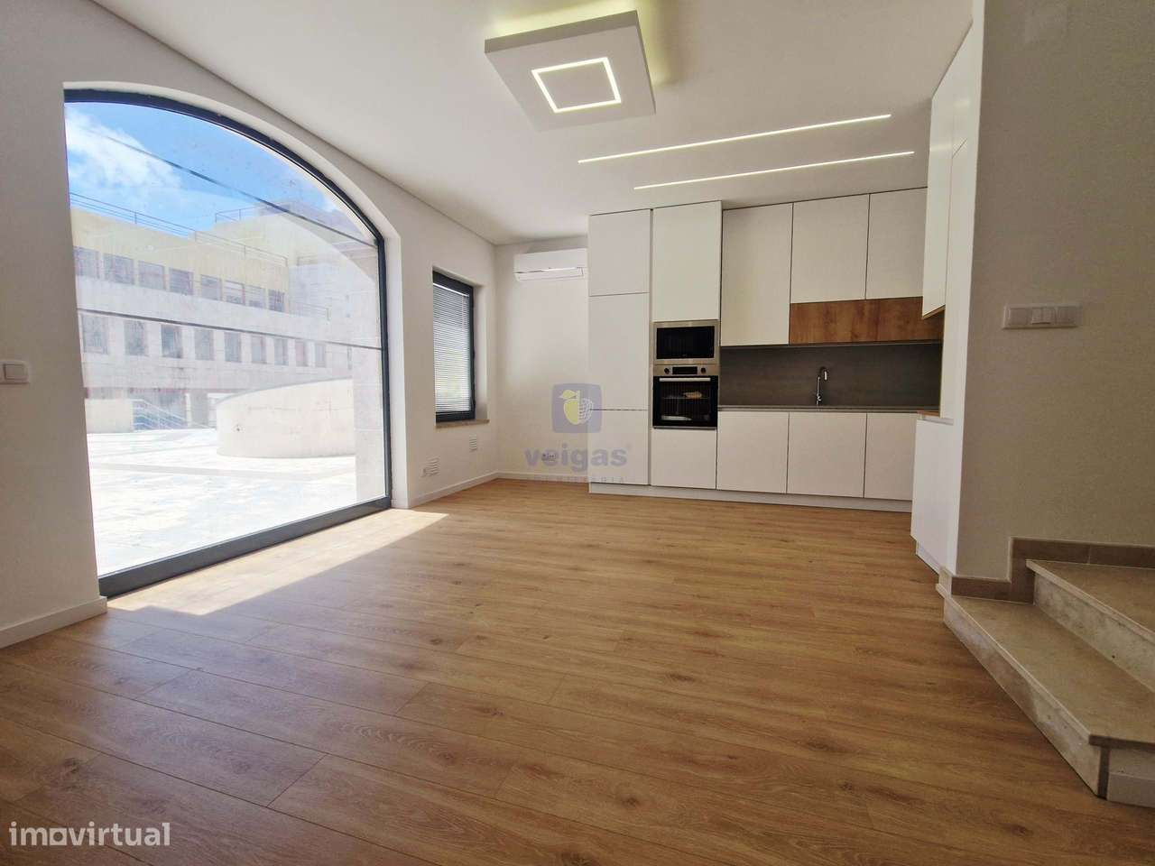 Apartamento T1 Novo no Centro de Caldas da Rainha com 2 lugares de est-6