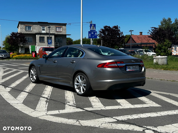 Jaguar XF 2.2 Diesel Sportbrake - 5