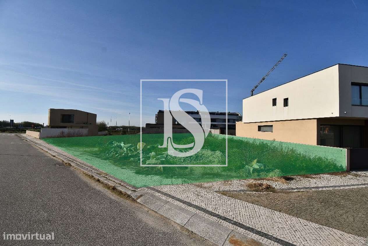 Lote de 597,7 m² c/ Projeto de Moradia Moderna com Piscina | Zona Resi - Grande imagem: 5/10