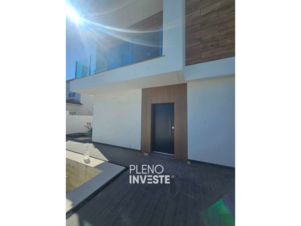 Moradia V3 com piscina Nova construção em Pinhal de Frades-8