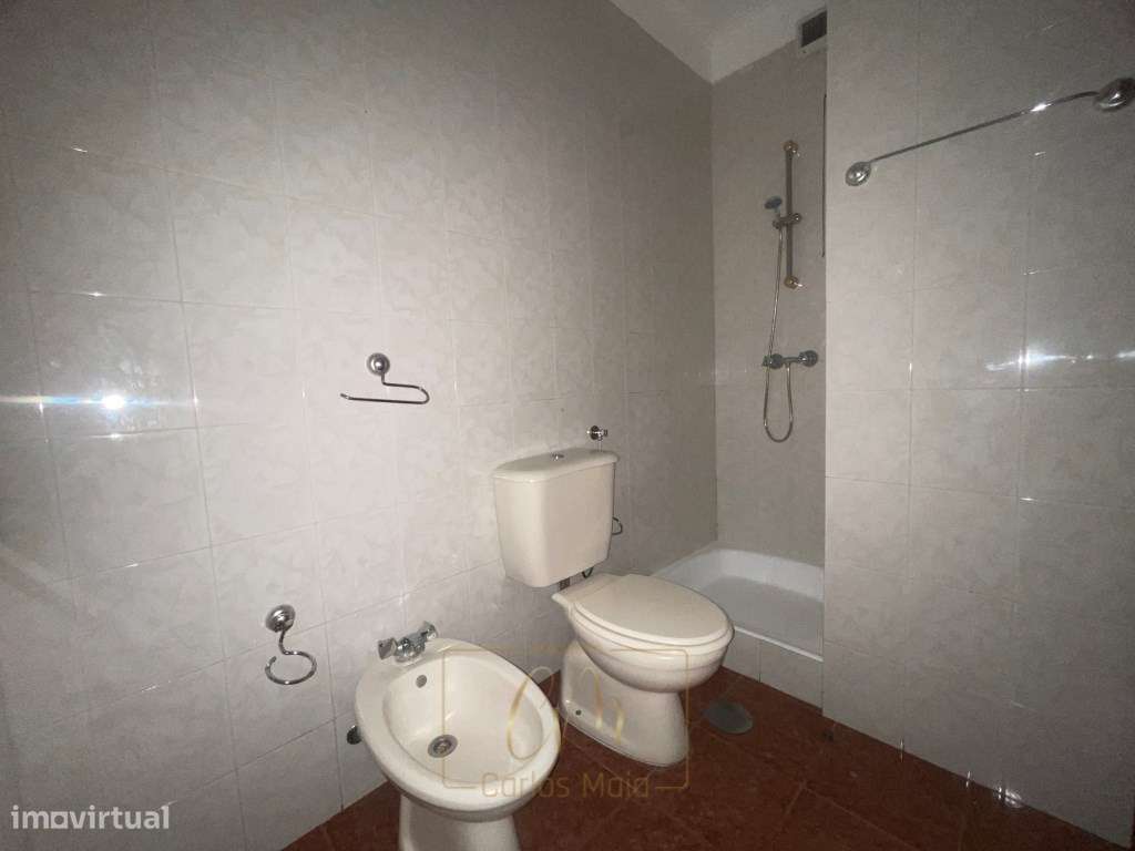 Apartamento T3 com lugar de garagem e arrumos fechados em Modivas, ...-17
